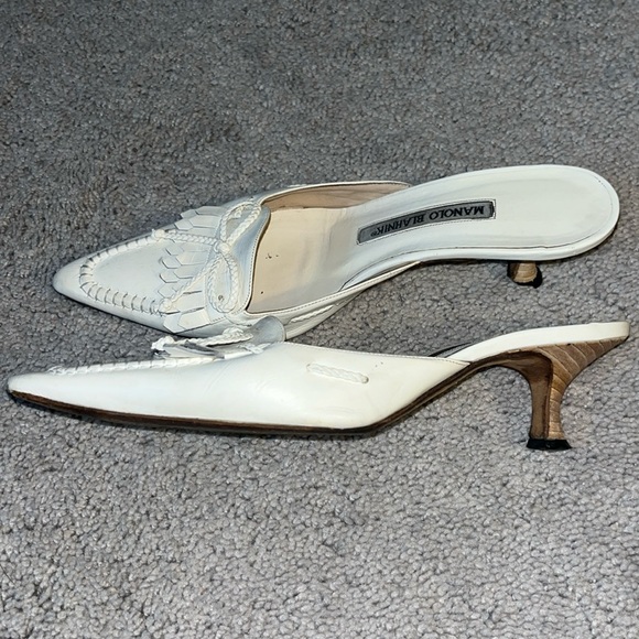 Manolo Blahnik white kitten heel slides - Picture 4 of 8